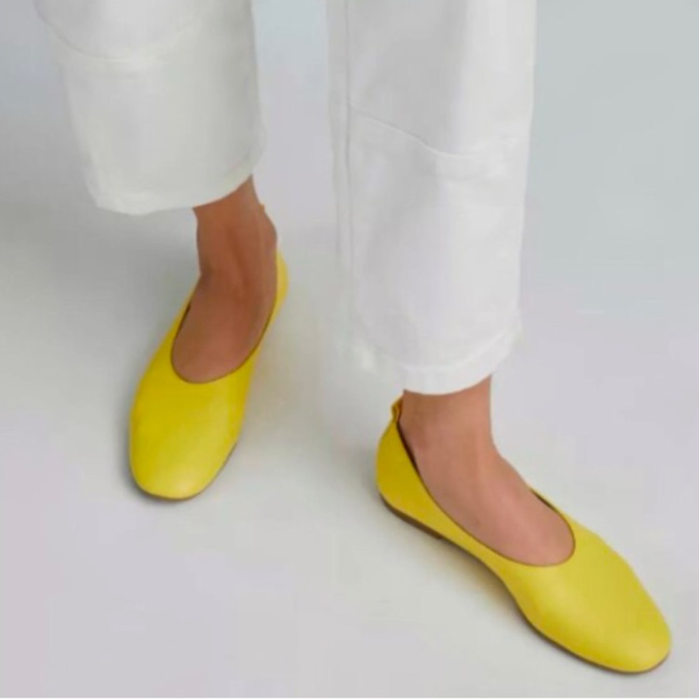 Everlane Italian day glove, high visibility yellow, leather, Sz 8.5